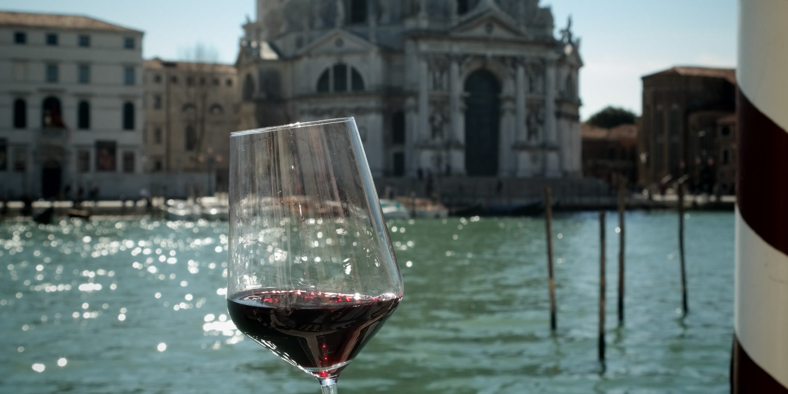 gradito l'abito rosso venezia