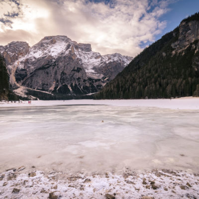 Lago di braies in inverno