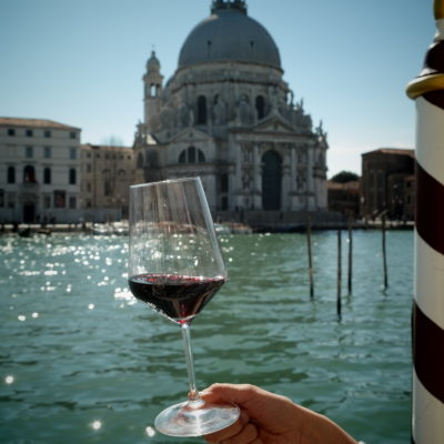 gradito l'abito rosso venezia