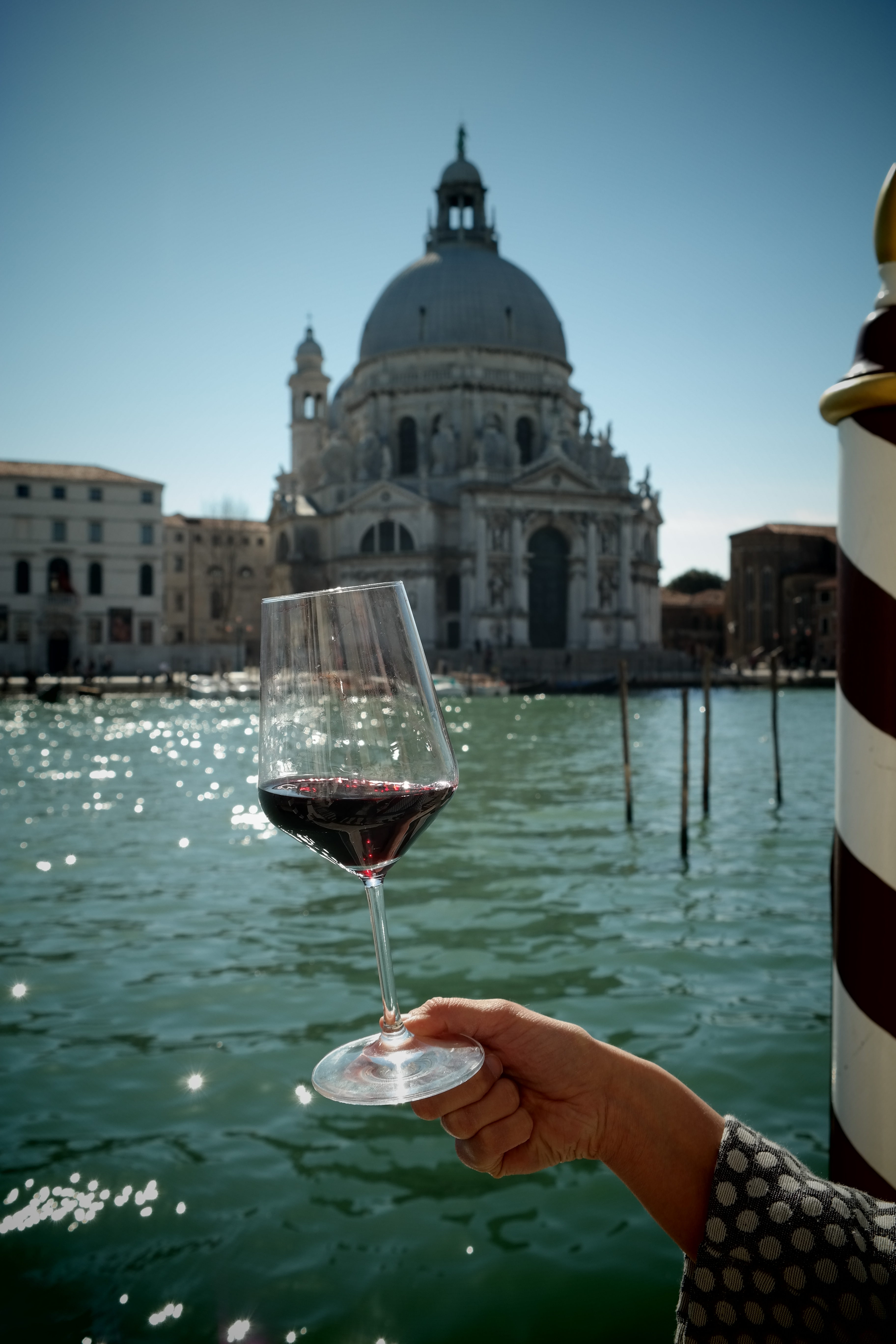 gradito l'abito rosso venezia